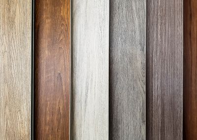Vinylbeispiele für in verschiedenen Farben und Maserung